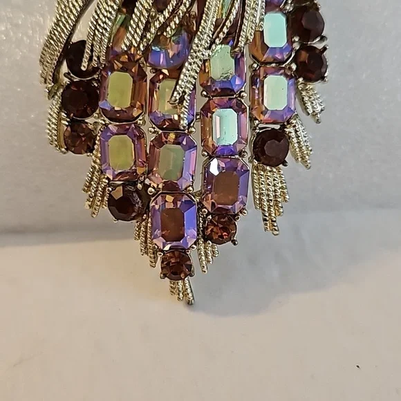 FRANCIOS by CORO AB Brown & AB Pinkish Various Shaped Stones on Goldtone Brooch - Picture 5 of 8